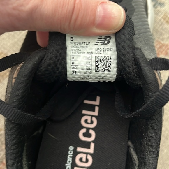 Size 8 Brand New New Balance Sneakers - Picture 10 of 13
